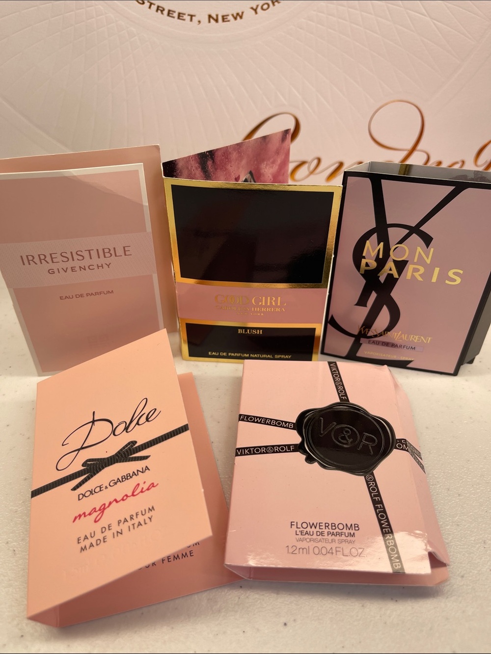 Ladies fabulous smell good sample bundle!